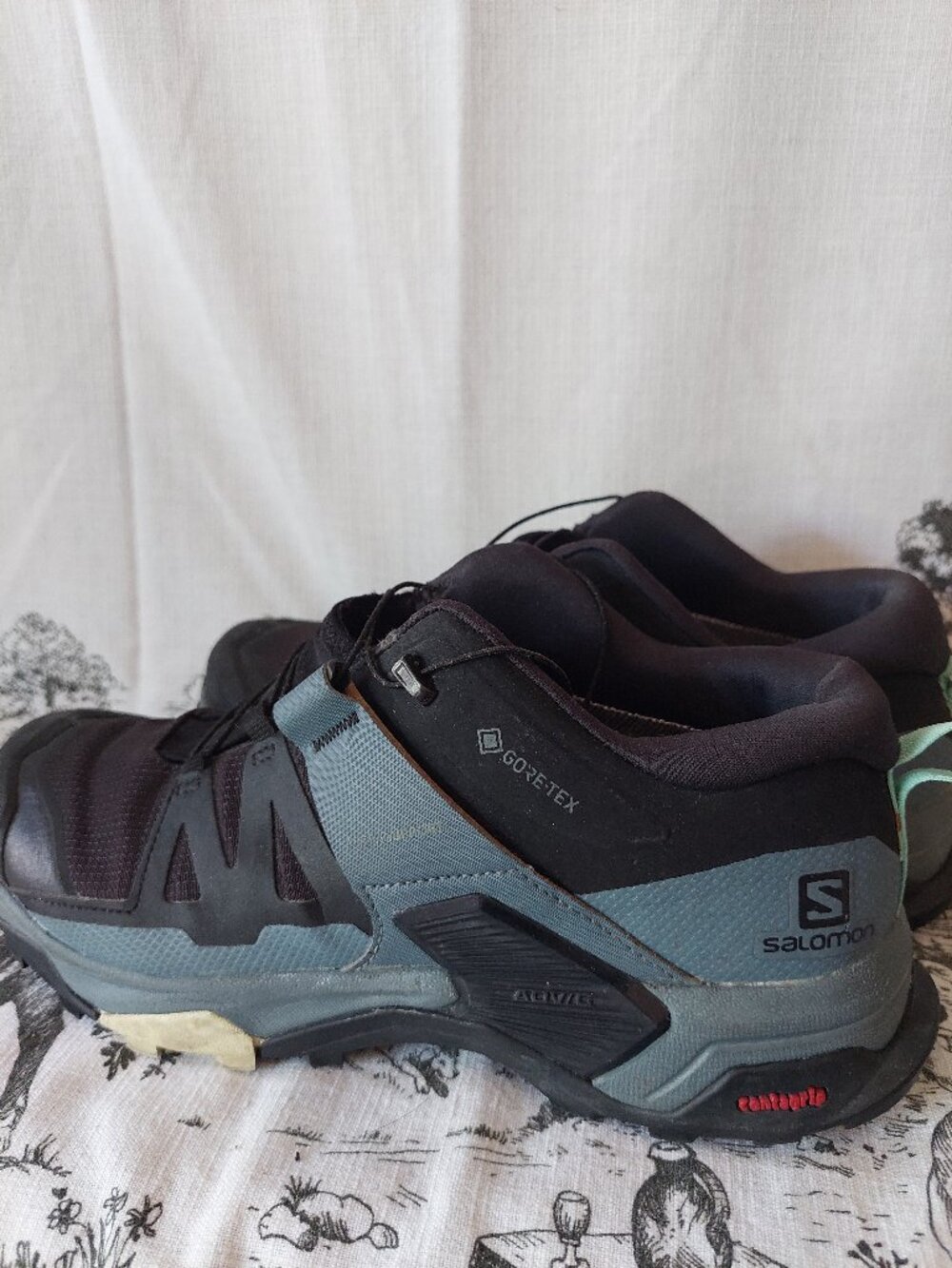 Salomon Women's Size 8 X Ultra 4 GTX Hiking Shoes Gore-Tex